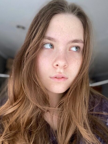 巨乳 パイズリ OnlyFans アート裸 写真