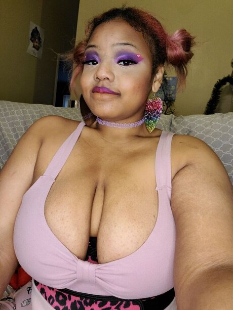 lyvyourlyfe かわいいモデル 写真