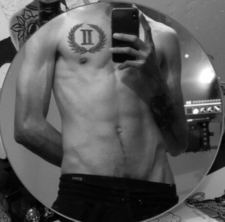 Caesar 裸のポルノスター ギャラリー