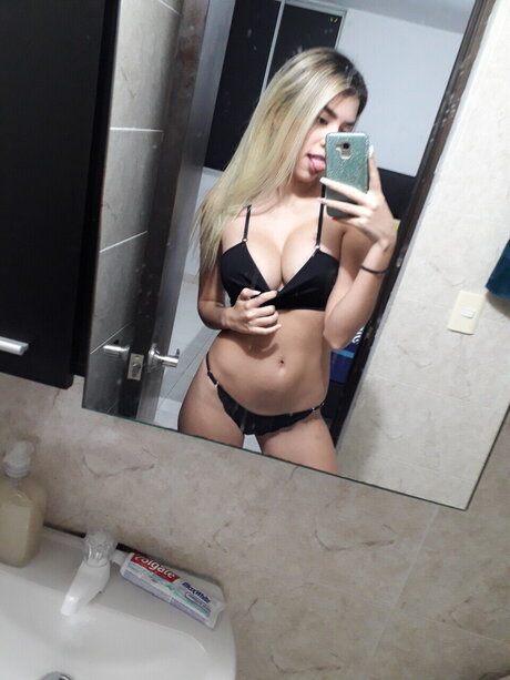 Thalialove セクシーモデル 写真