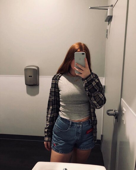 Shaelyn ポルノ女優 写真