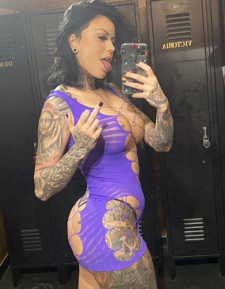 whitedovecries ホットなスター 画像