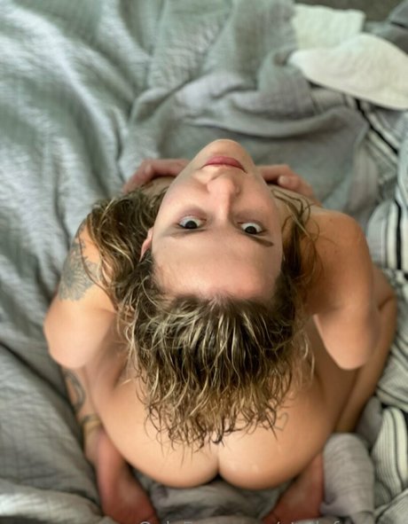 痩せたアジア人ティーン OnlyFans エロ 画像