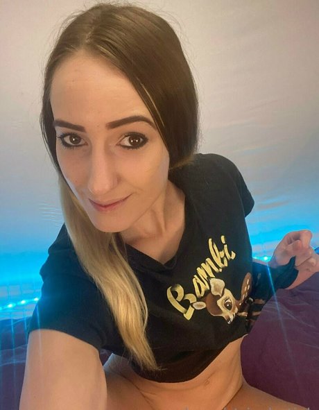 ポニーテールオンリーファンズ 美しい裸 写真