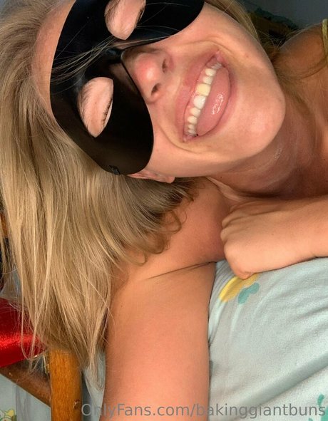 大学生のオンリーファンズ アダルト ギャラリー