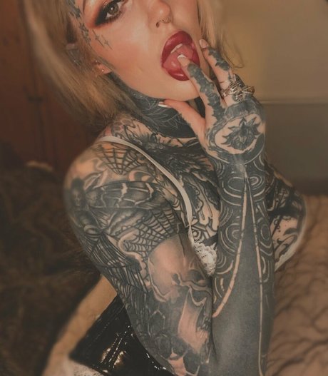 SophieWilde セックス女優 ギャラリー