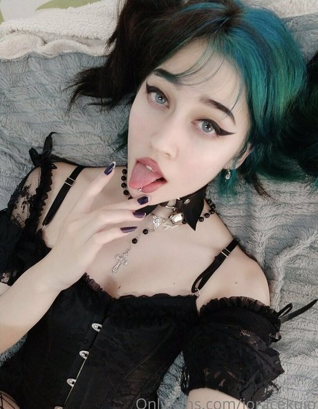 19歳のOnlyFans xxx 画像