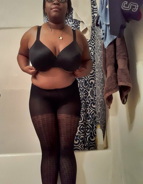 巨乳のオンリーファンズ エロ 写真