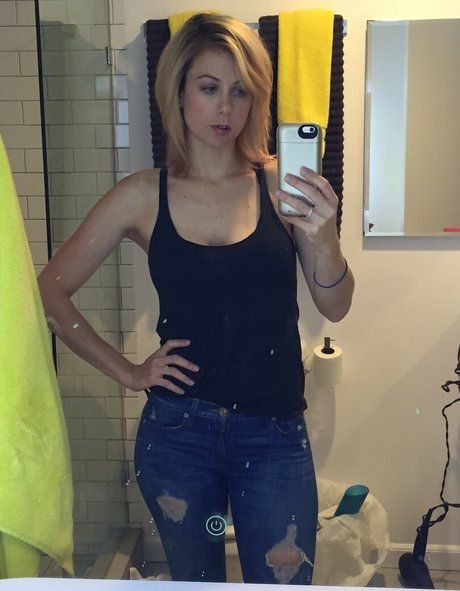 Iliza Shlesinger 完璧なポルノスター ギャラリー