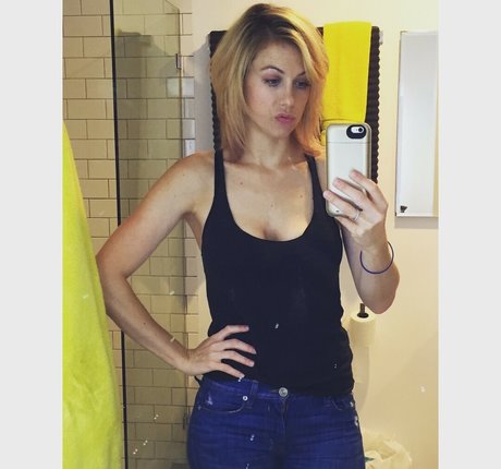 Iliza Shlesinger トップスター アーカイブ