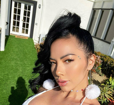 かわいいティーンのオンリーファンズ セックス 画像