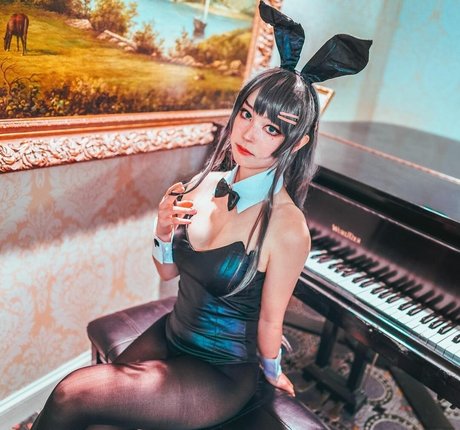 ヌード 屋外 OnlyFans ポルノグラフィック 画像