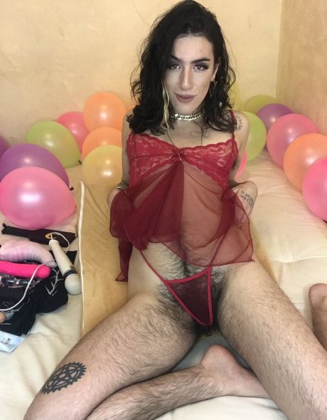 大きな黒い猫OnlyFans ヌード アーカイブ