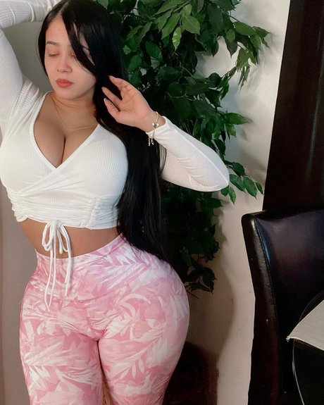 女性の筋肉オンリーファンズ アート裸 写真