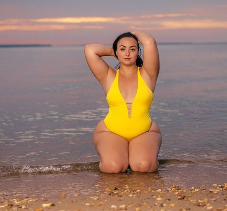 Mary Ank 無料モデル 写真