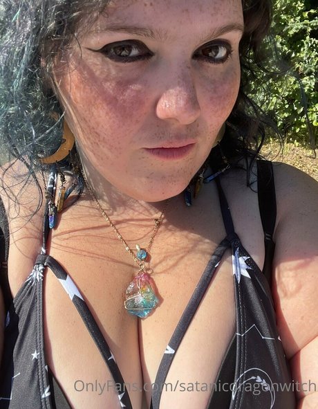 satanicdragonwitch セクシーなスター 画像