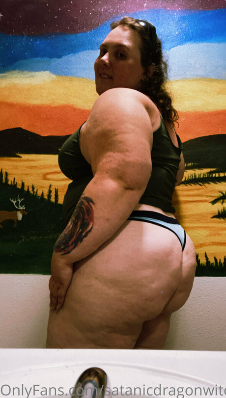 satanicdragonwitch xxxポルノスター 写真