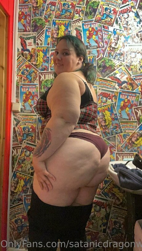 satanicdragonwitch アダルトスター ギャラリー