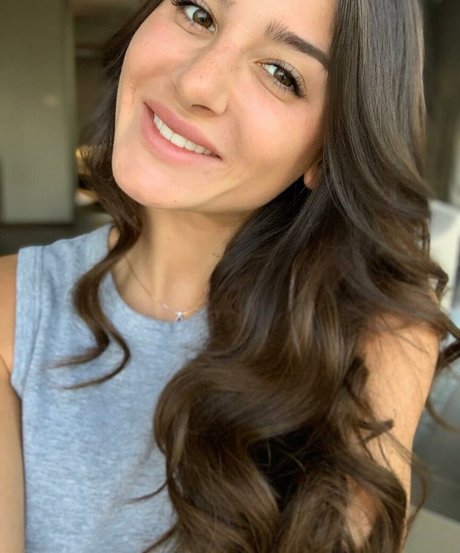 Elena Gusmeroli ヌードのポルノスター ギャラリー