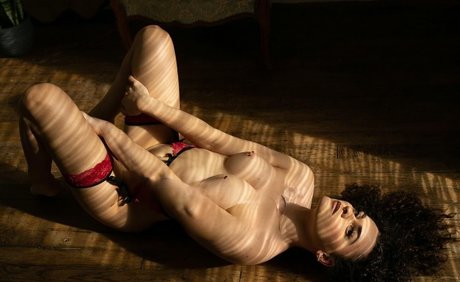 Nude Antilles ポルノスター 独占 画像