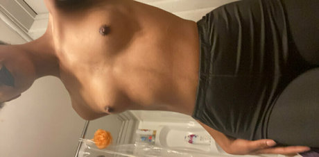 黒檀の猫オンリーファンズ ポルノ 画像