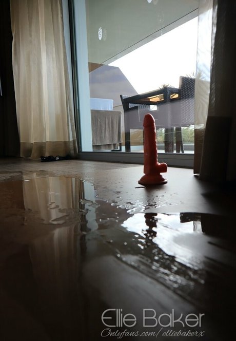 太めのブロンドオンリーファンズ セクシー裸 写真