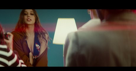 巨乳の熟女オンリーファンズ アダルト 写真