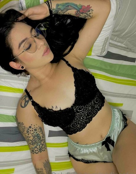 18歳のオンリーファンズ ポルノ 写真