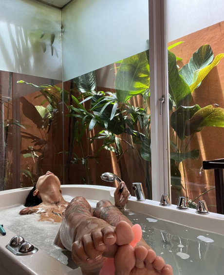 Crazycouple エロティックなスター 写真