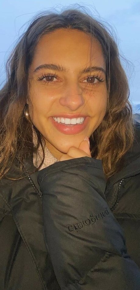 Renee Maudlena Noe ヌードモデル 画像