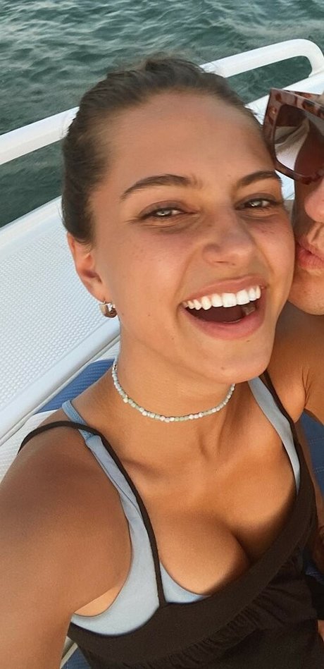 Renee Maudlena Noe セクシーなスター 画像