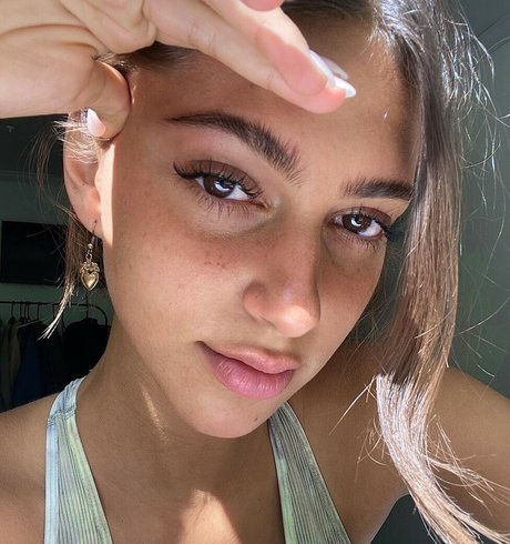 Renee Maudlena Noe HDモデル ギャラリー