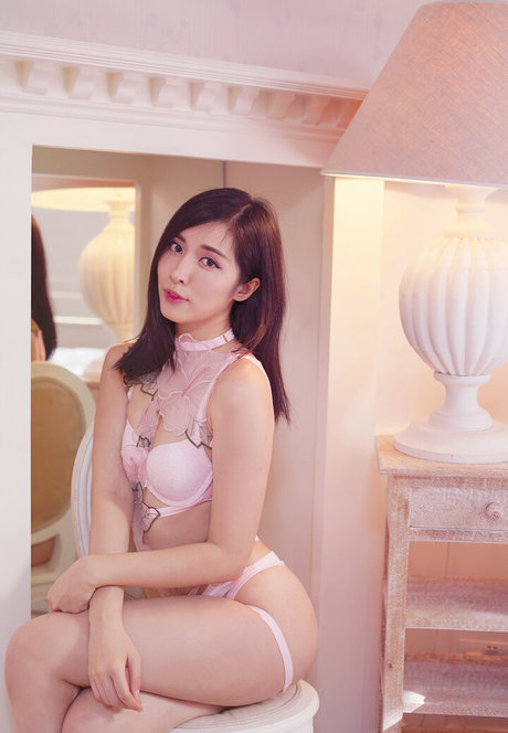 Annchirisu ポルノスター 裸 写真