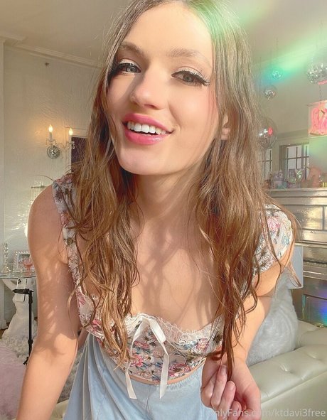 太めのブロンドオンリーファンズ 無料ヌード 画像