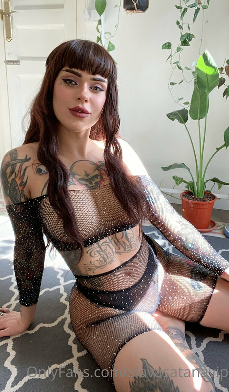 slavasatanavip 裸モデル 画像