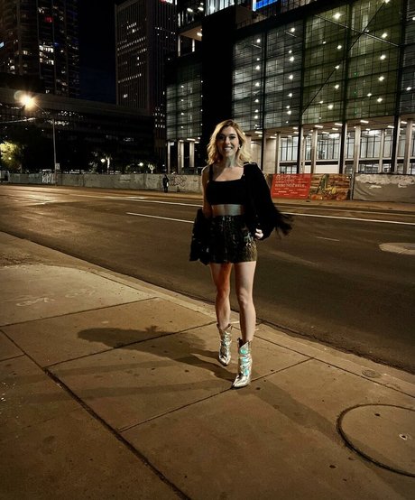 金髪レズビアンオンリーファンズ ヌード 写真