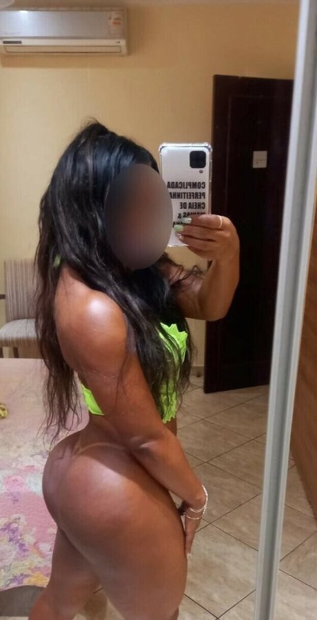 Flavia Nicanor スター 裸 写真