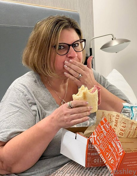 巨乳の熟女オンリーファンズ パーフェクト 画像