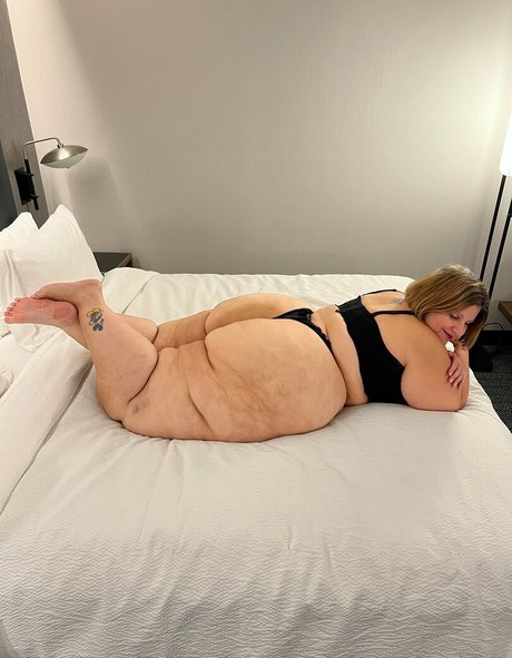 bigbootyasshley エロティックなスター アーカイブ