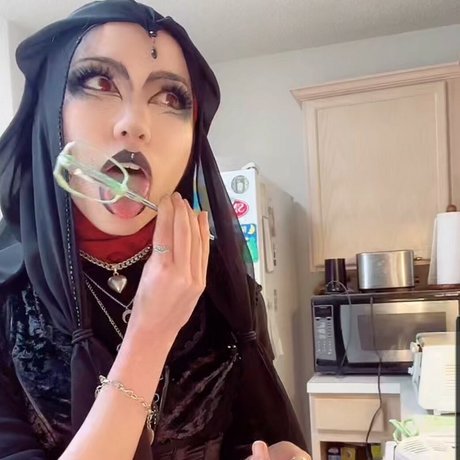 ダーティトークオンリーファンズ 美しいヌード 写真