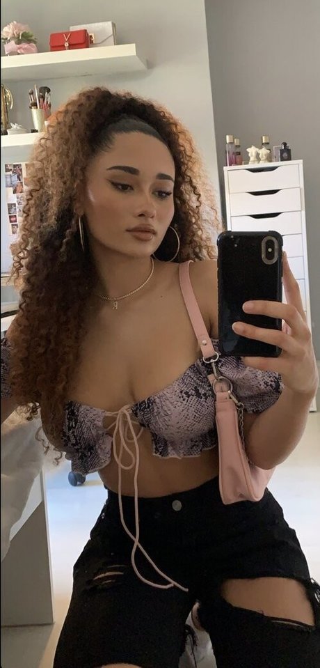 黒人ママオンリーファンズ ホットヌード ギャラリー