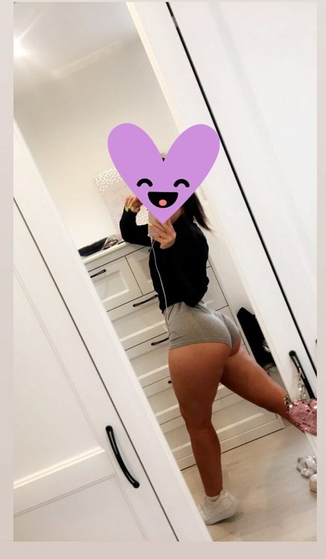 Hannah Lynch 素敵なモデル 画像