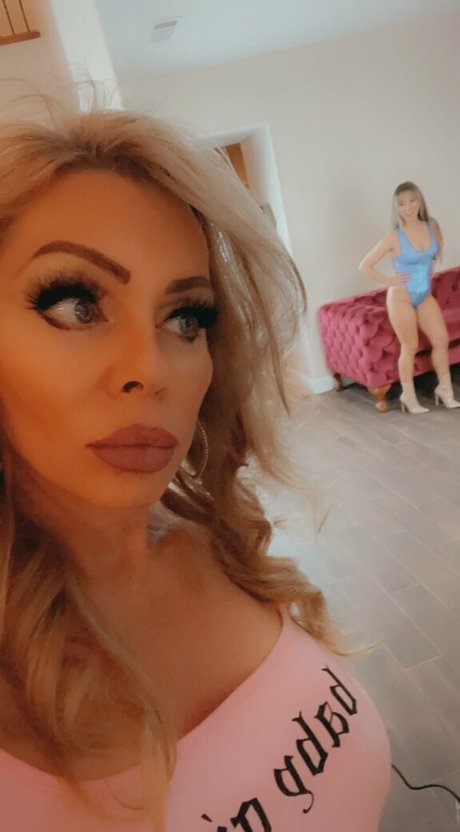 nadiavalentine ポルノスター 写真