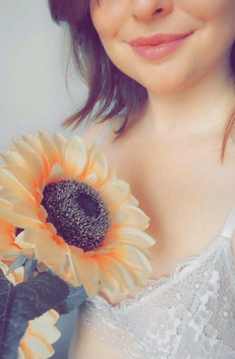 ジンジャートゥインクオンリーファンズ 美しいポルノ 画像