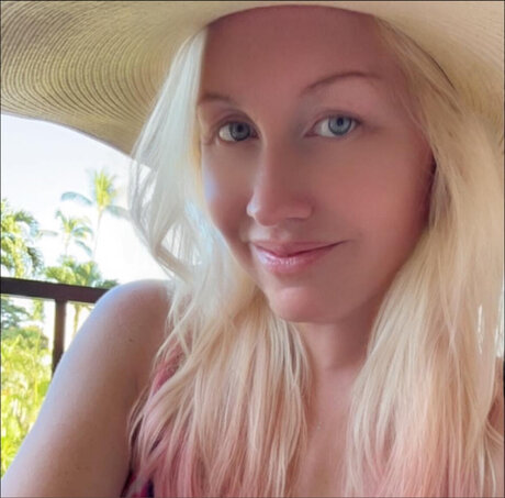 LilMissLucky 美しいポルノスター ギャラリー