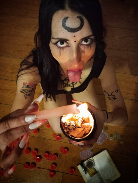 巨大なチンポを持つシーメールオンリーファンズ えろ アーカイブ