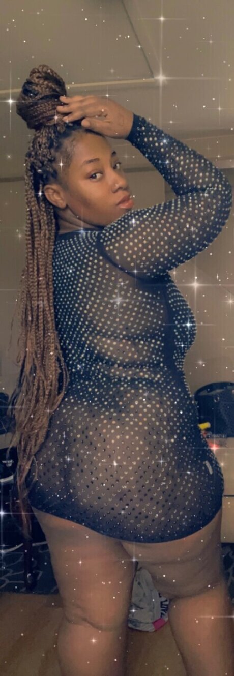 巨乳ブルネットオンリーファンズ ホットxxx 画像