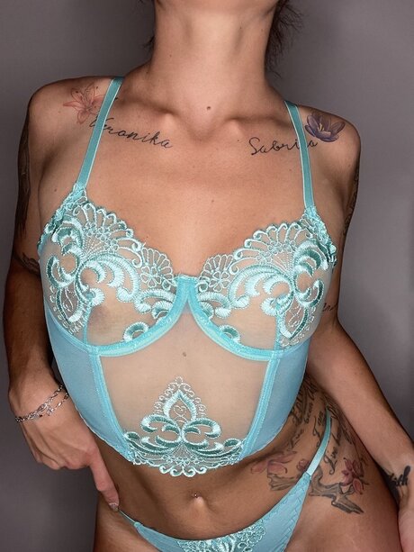 Hailee Heart ポルノスター ホット 写真