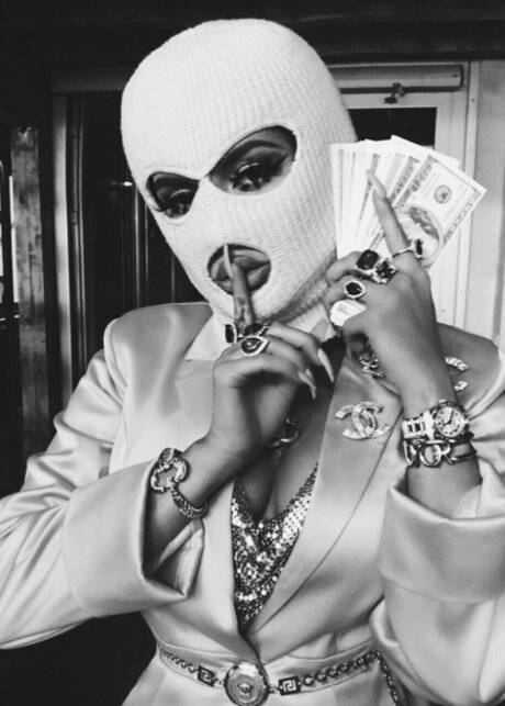 ICESY ポルノスター 写真