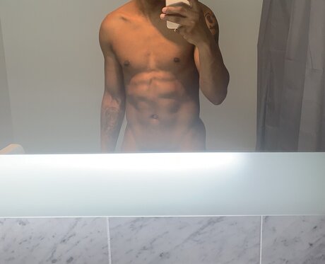 yusef 裸のスター 画像